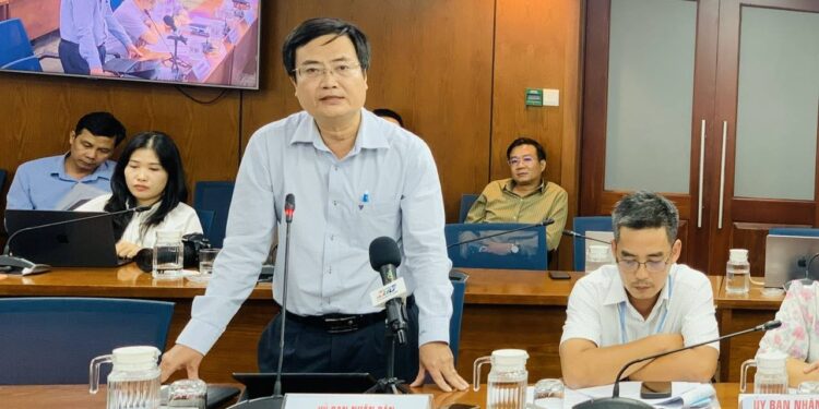 Ông Phan Thống Nhứt - Trưởng Phòng Kinh tế, Hạ tầng và Đô Thị - Phường Bình Lợi Trung phát biểu